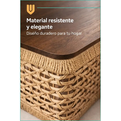 Mesa Centro Rustico Compacto Living Nordico Espacio Reducido Tono Natural Marron Claro Estilo Organico Acabado Calido Textura Ratan Visible Combinacion Madera Look Decorativo Elegante Ambiente