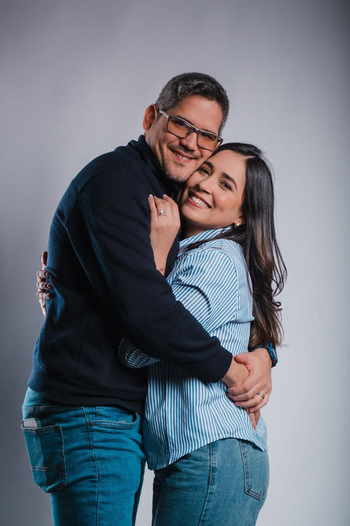 Daniela Ruiz y Francisco Catari, fundadores de Vitrineon